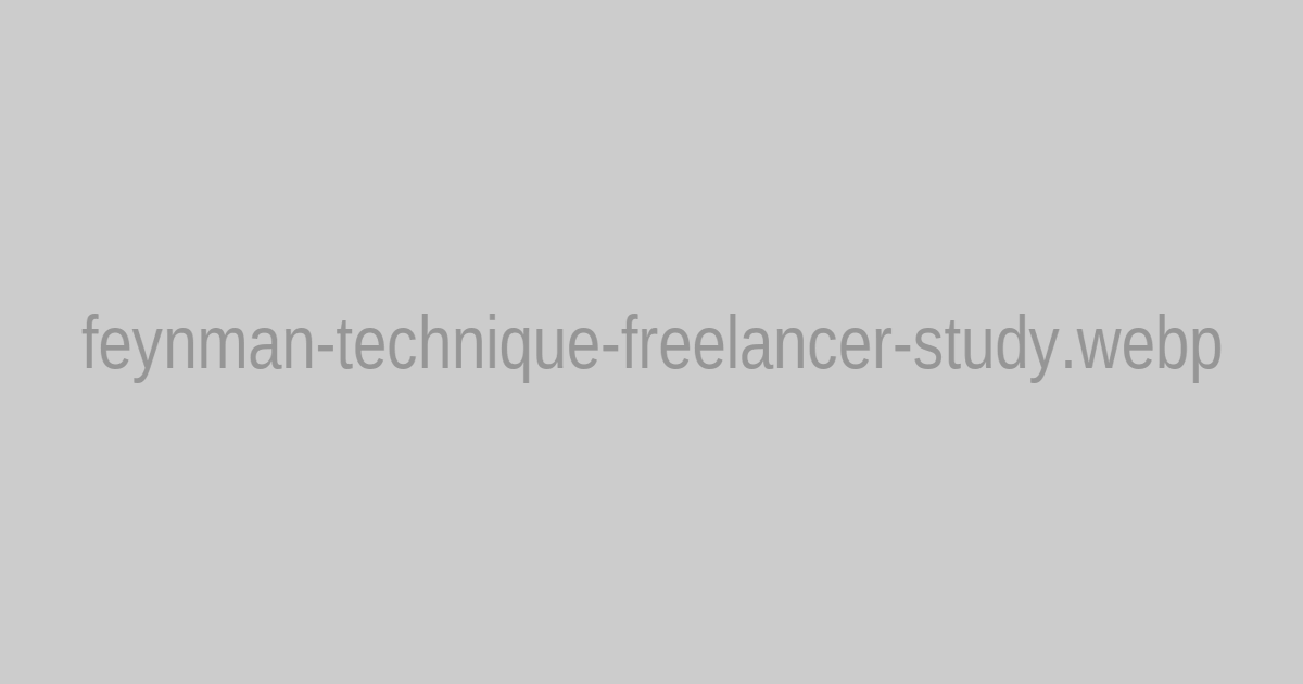 フリーランスのためのファインマンテクニック勉強法：低予算で始める基本手順 optimization & advanced - 作業机でノートに向かうフリーランスのワーク風景